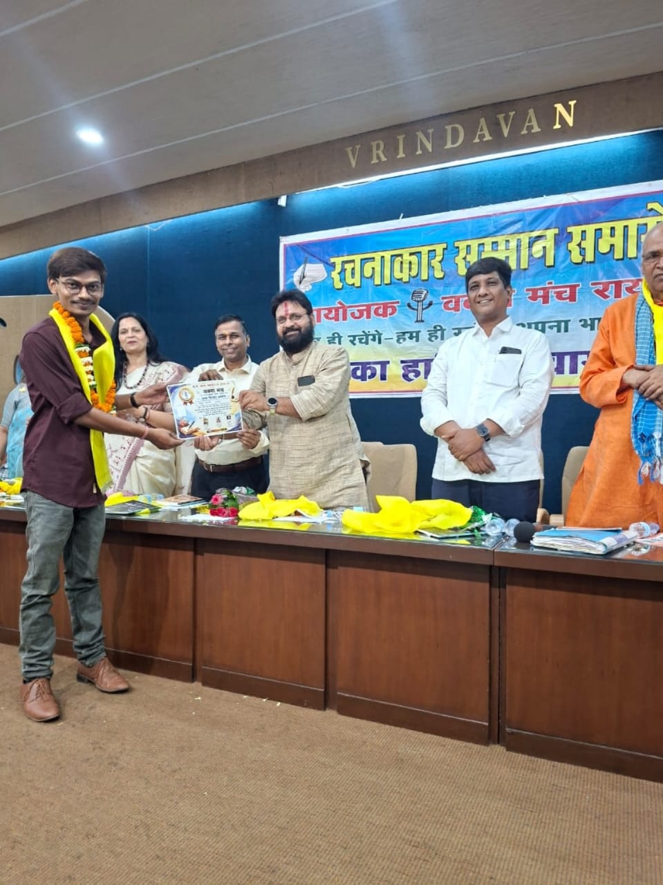 बिलासपुर के युवा शायर विपुल तिवारी रायपुर में “शब्द शिखर सम्मान” से सम्मानित
